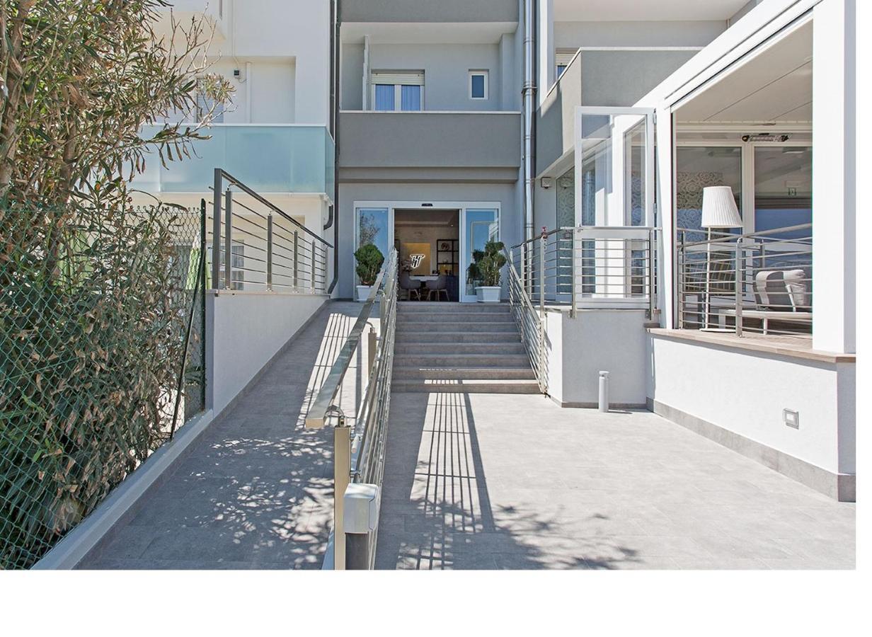 Hotel Tritone Senigália Exterior foto